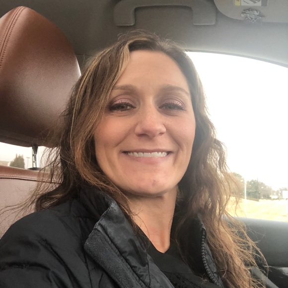 Meet your Posher, Kristen - Picture 1 of 1